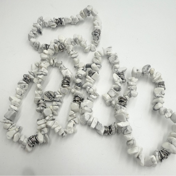 Kinsley Armelle White Howlite Gemstone Chip Stretch Bracelet-5 piece set - Picture 8 of 8